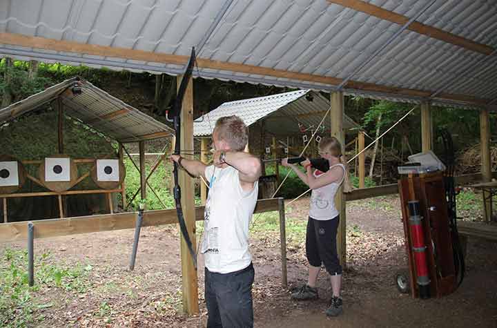 boogschieten en luchtbuksschieten is een stoere activiteit voor jong en oud