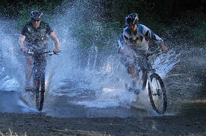 Downhill mountainbiken in de Belgische ardennen