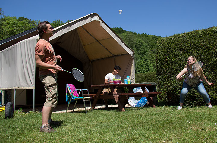 Cabane is een fijne accommodatie op camping polleur in de Belgische ardennen waarbij je back to basic gaat